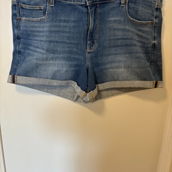 American Eagle Next Level Stretch Midi Jean Shorts Size 20 Summer Denim Western - Picture 4 of 9